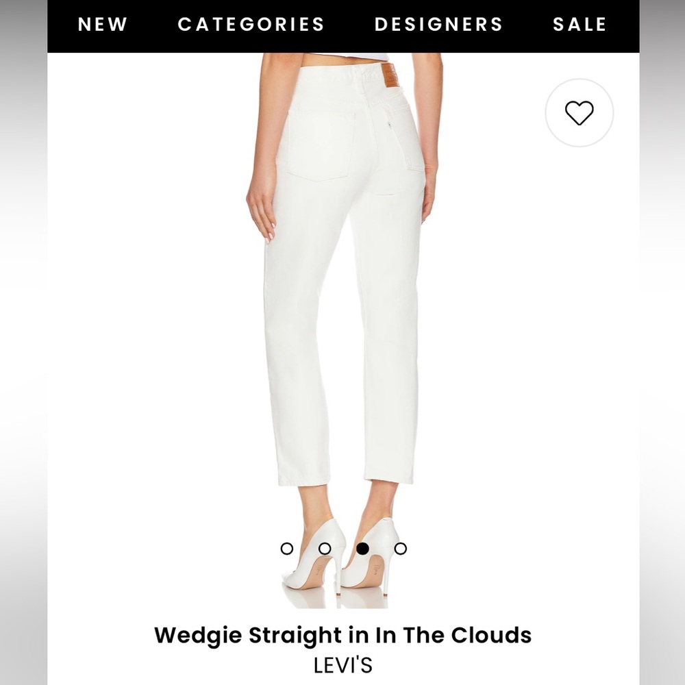 Levi’s White Wedgie Straight denim jeans!